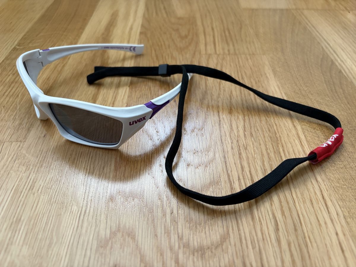 Brillen & Gläser: Sport-Sonnenbrille Kinder / Jugendliche – Neu und originalverpackt aus Zollikon von Dosur 1