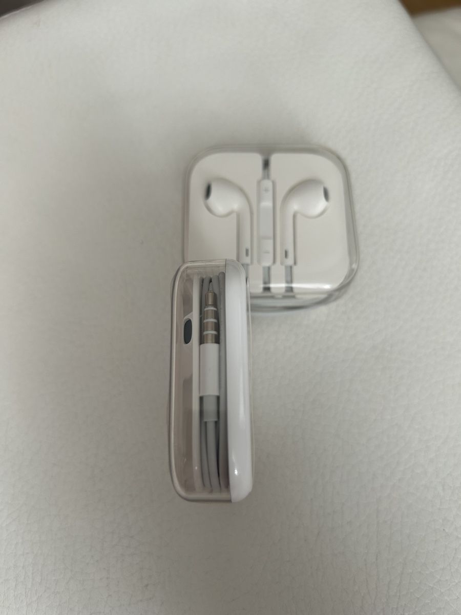 Apple Cuffie: Original Apple EarPods mit 3.5mm Stecker - Neu! – Nuovo e nell'imballaggio originale da Zürich venduto da Nutla 1