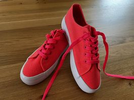 Turnschuhe *neu* Gr. 38