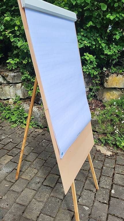Cavalletti: Flipchart, originelle Konstruktion – Usato da Adlikon venduto da 8452