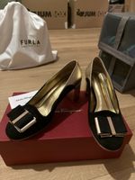 Salvatore Ferragamo Italian Designer Suede Bow Heels – Black