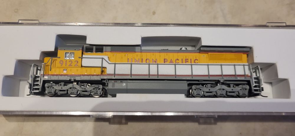 Locomotive Diesel Atlas GE Dash 8-40C CSX - Echelle N (1:160) - Analogique - Neuve