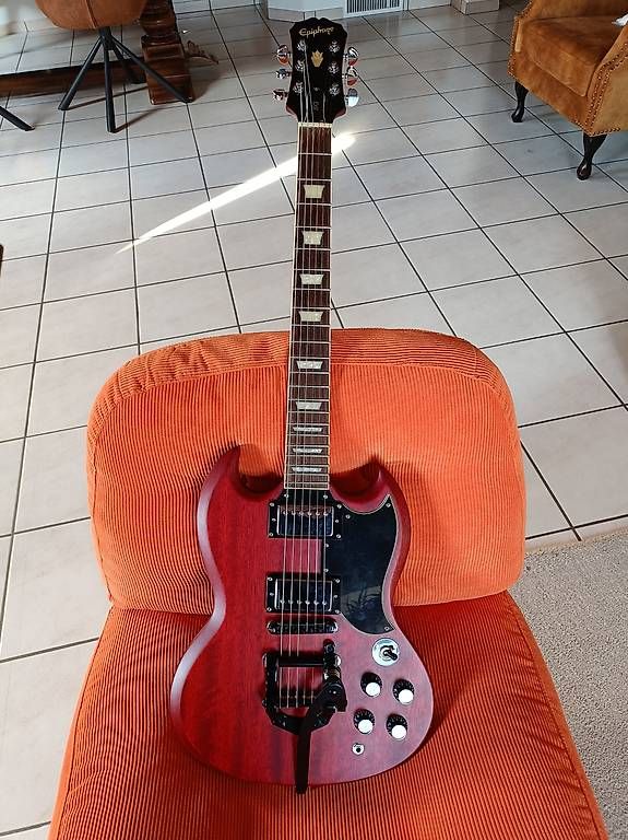 Musikinstrumente: Epiphone SG Cherry Red – Gebraucht aus Otelfingen von YJ3000 1