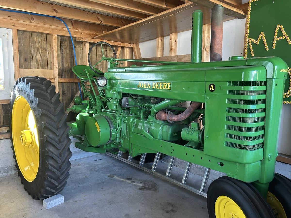 John Deere Trattori: Traktor John Deere Modell A – Usato da Herisau venduto da Wildheuer1986