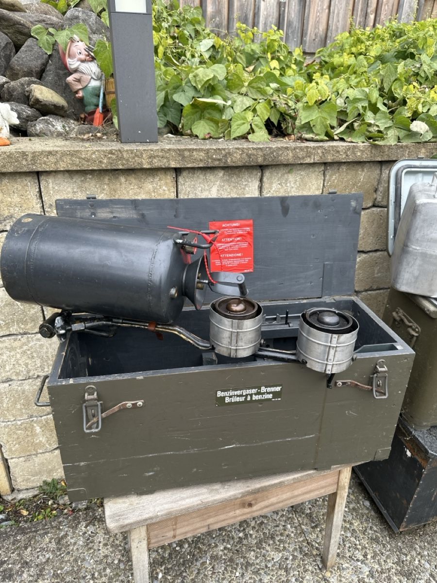 Appareils de cuisine: Benzinvergaserbrenner mit Warmhaltekiste – D'occasion à Jakobsbad par Briber 1