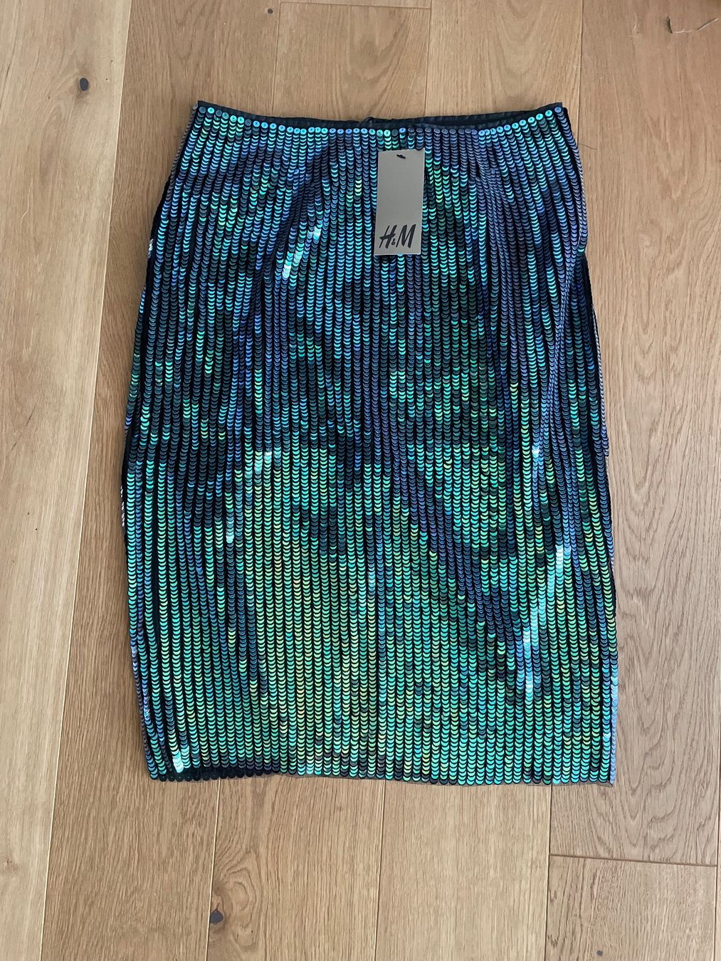 H&M Röcke: Neu Paillettenrock H&M Gr.36 – Neu und originalverpackt aus Felben-Wellhausen von begean