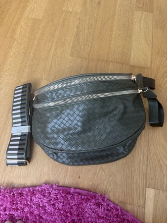 Tasche crossbody olivgrün geflochten guter Zustand