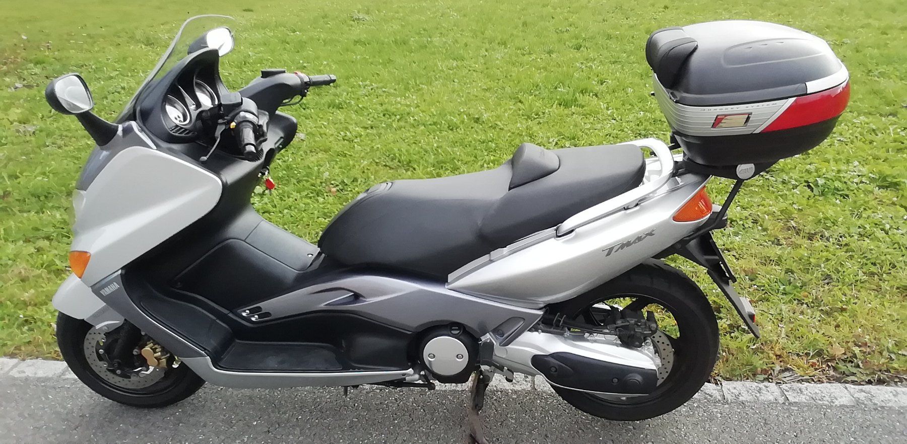 Yamaha Scooter: Roller Yamaha Tmax XP 500A, MFK 1.5.26 – Usato da Unterseen venduto da Stedtli