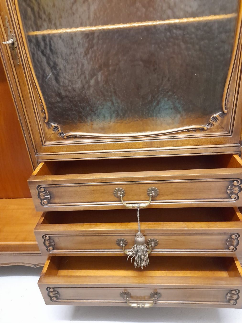Armoires: Antiker Schrank – D'occasion à Dielsdorf par Discus 2