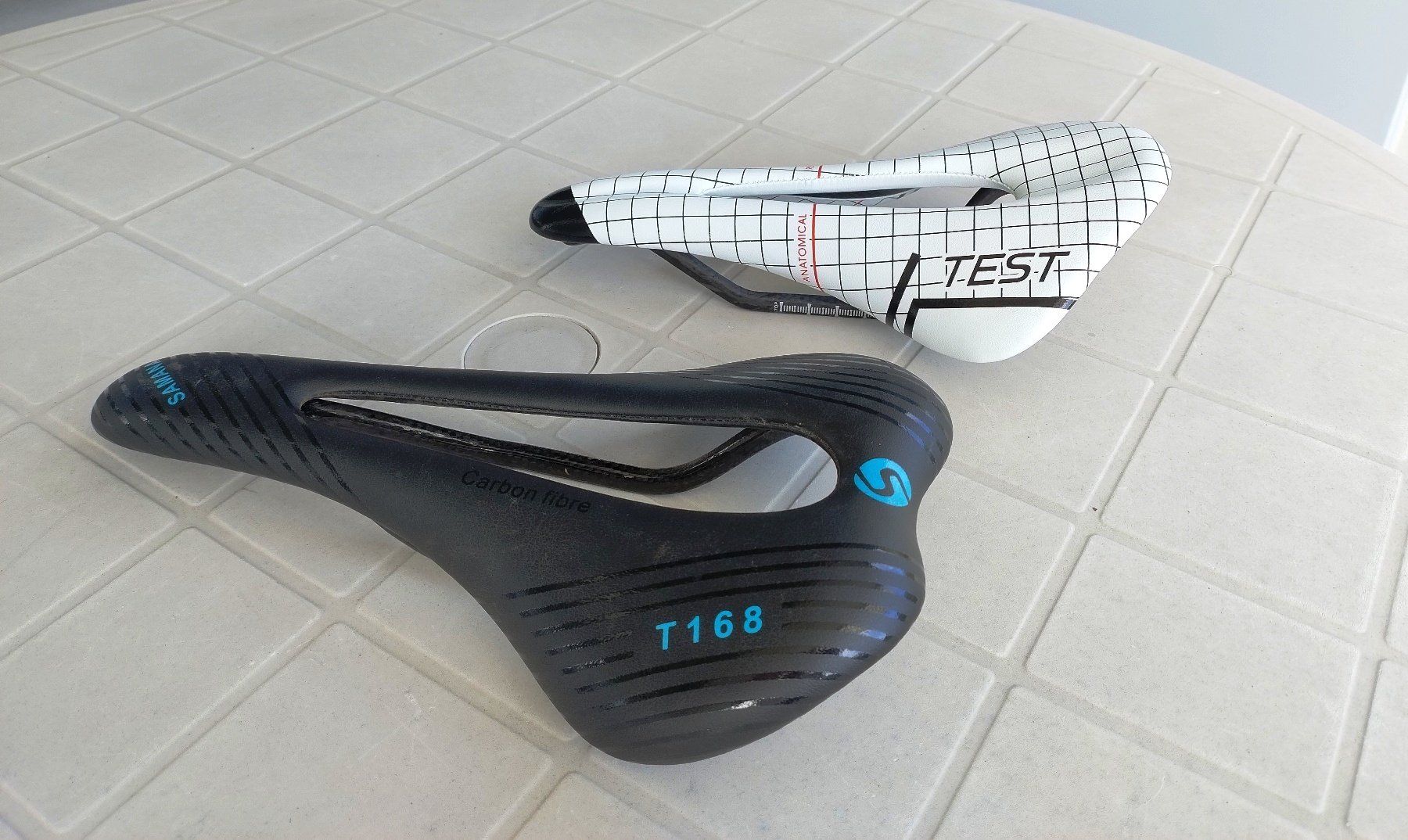 Pezzi di ricambio: 2 Carbon-Sattel, Rennrad-MTB – Nuovo (secondo la descrizione) da Effretikon venduto da VanPersie 3