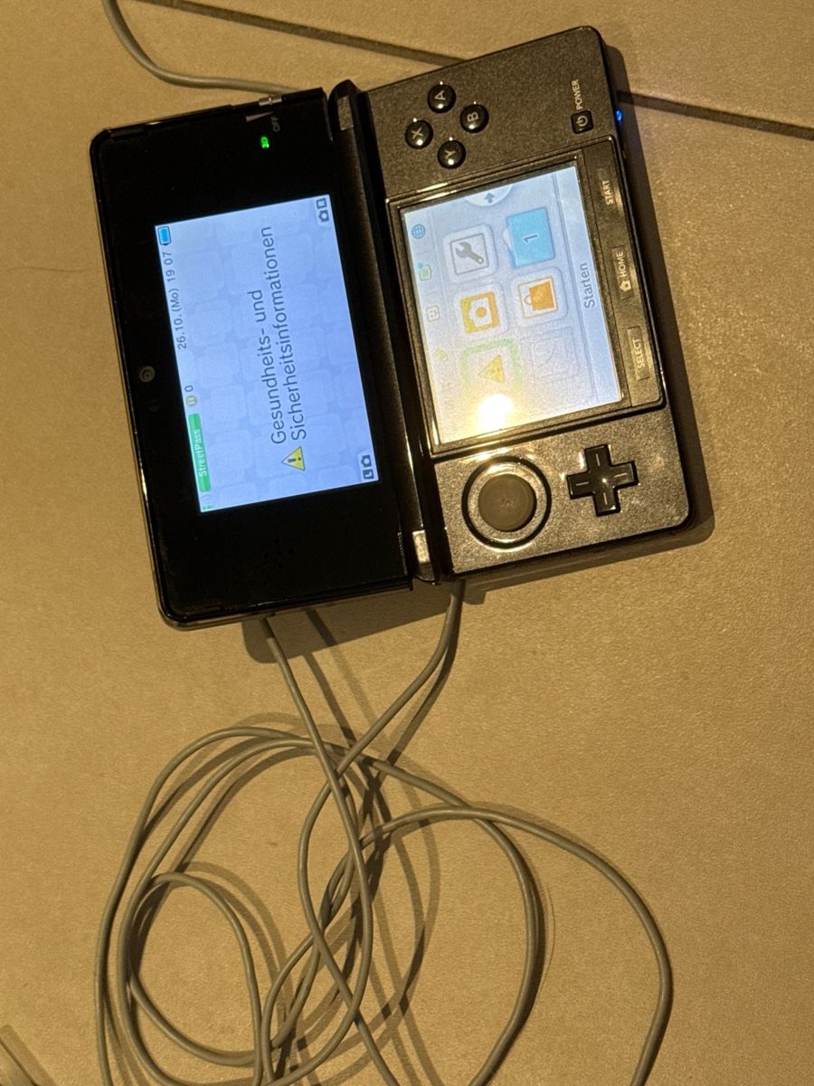 Nintendo Spiele: Nintendo 3DS mit Kabel und Game – Gebraucht aus Wabern von MLPYAQ1027 7