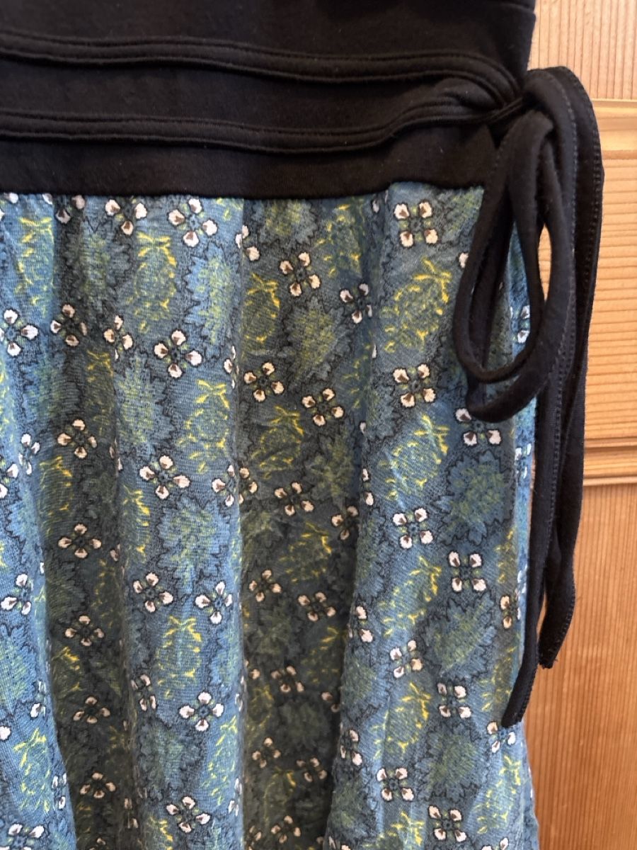 Vestiti: MOS Barcelona Robe M – Usato da Arbaz venduto da nin_zqc6 1