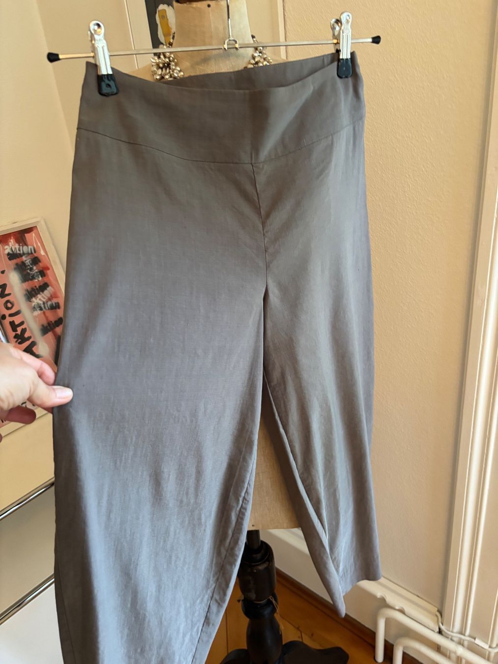 Sarah Pacini Hosen: Sarah Pacini Hose, Leinen,elastisch, 0= 36 Np:389.- – Gebraucht aus St.Gallen von shiwi12 7