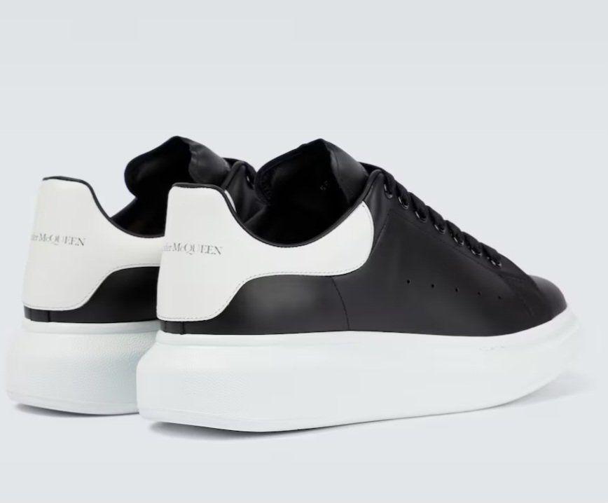 Alexander Mcqueen Scarpe da uomo: Alexander McQueen Schuhe Männer Gr.41 black/white – Usato da Jegenstorf venduto da Salmano 1