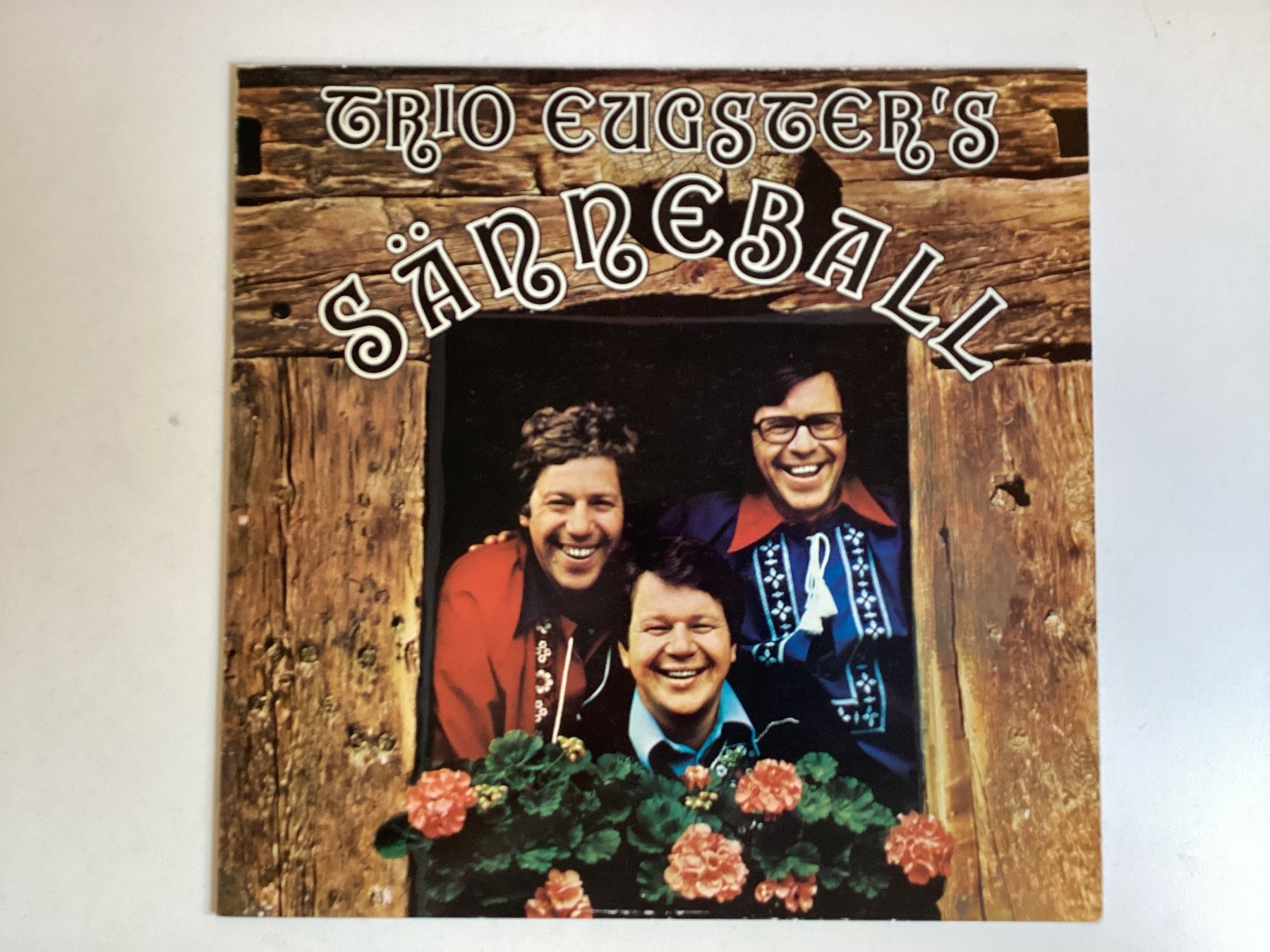 Dischi in vinile: Trio Eugster LP - Sänneball (mit Autogramm) – Usato da Gutenswil venduto da Hamzian