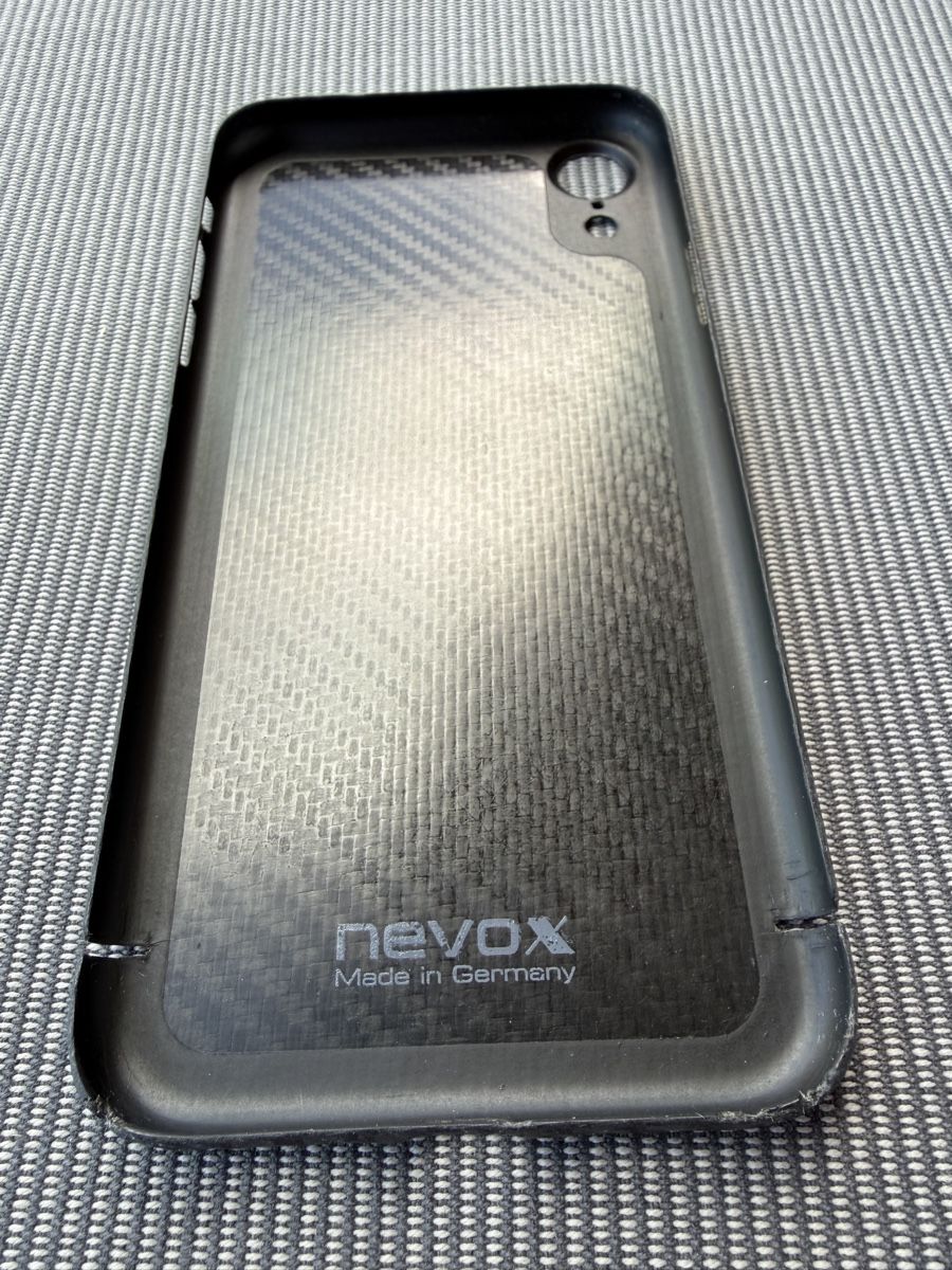 Apple Cover & Protezioni schermo: iPhone Carbon Hülle von Nevox – Usato da Horw venduto da nightwalker3 1