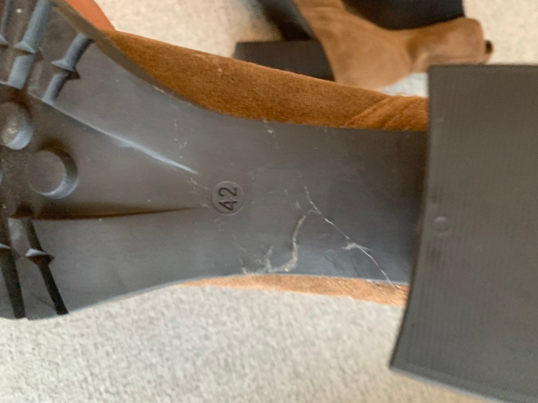 Scarpe da donna: Bottines daim marron taille 42 occasion – Usato da genève venduto da MICRA 2