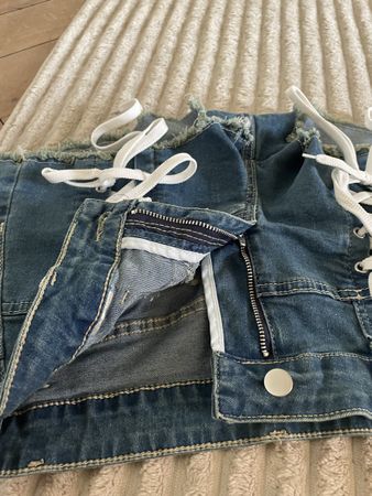 Jeans-Shorts Damen Grösse S mit Schnürung blau neu