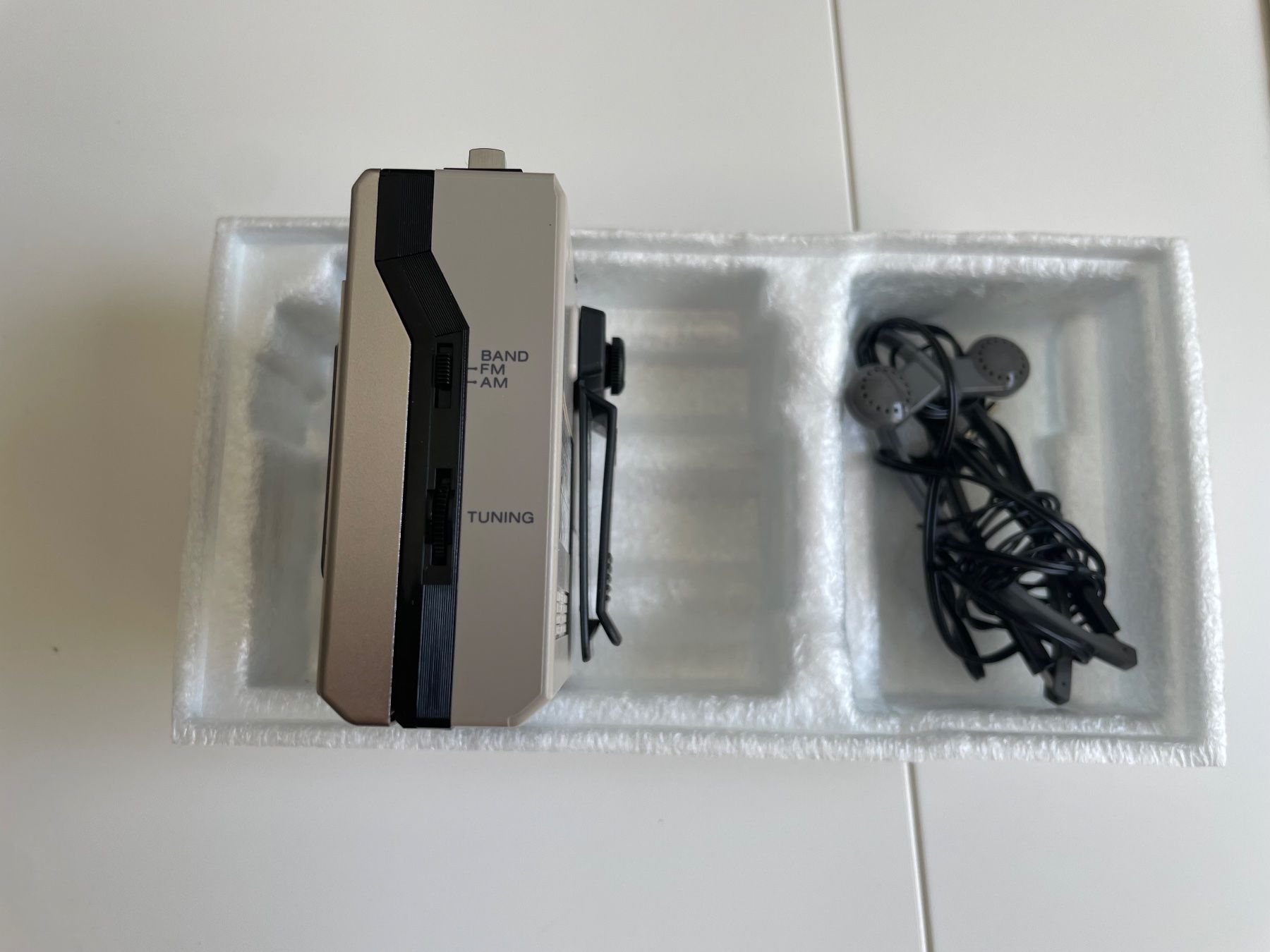 Sony Lettore multimediale portatile: Sony Walkman Cassette Player OVP – Usato da Dällikon venduto da buyandbehappy 5