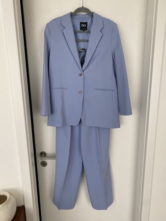 Ensemble classe ZARA, blazer S, pantalon XS, bleu pastel