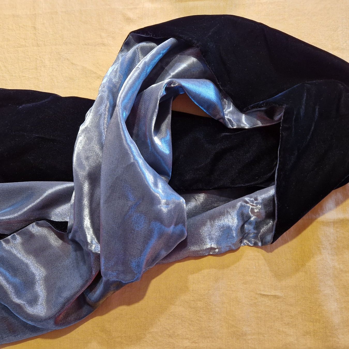 Altro in Moda donna: Vintage Stola Reversible Schwarz/Silber – Usato da Gränichen venduto da sunchi07 3