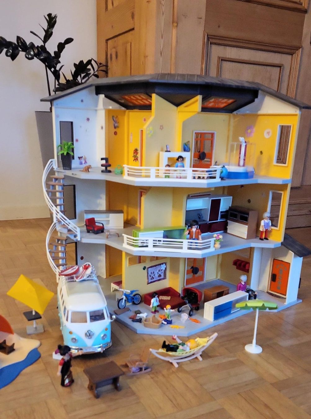 Playmobil Giocattoli: Playmobil Haus, gross / VW Bus – Usato da Oberweningen venduto da Thomas707 1