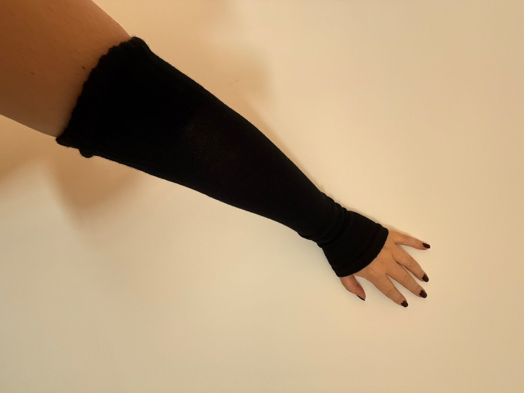 Handschuhe & Handstulpen: Schwarze Armstulpen | Unisex | Baumwolle Stretch – Gebraucht aus Basel von Rouge. 3