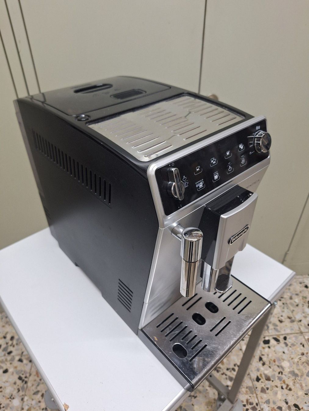De'Longhi Macchine per caffè & Macchine per espresso: Machine à café DELONGHI Autentica – Difettoso da Laconnex venduto da Patkek29 1