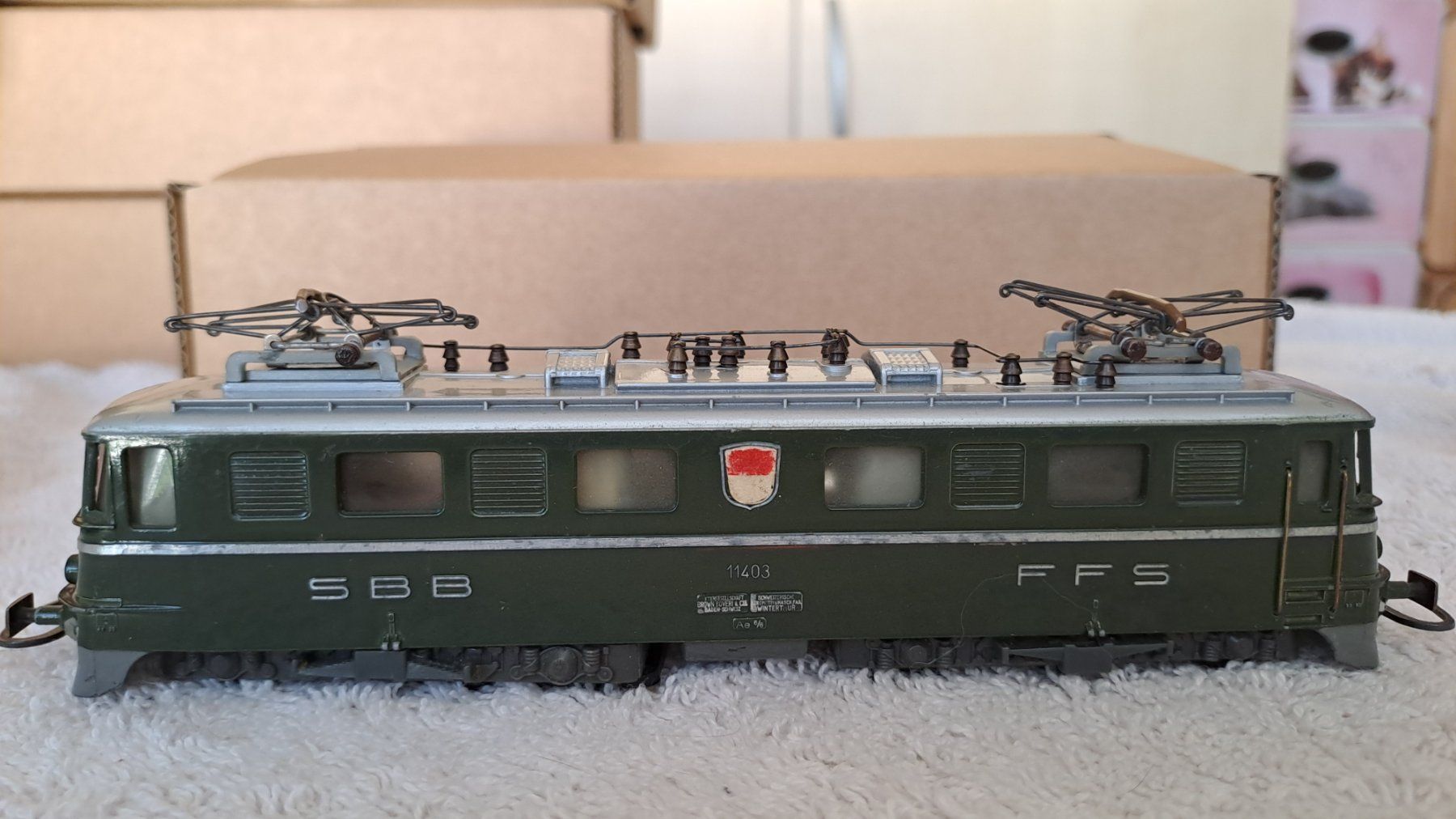 Wesa Modellini di ferrovie: WESA SBB Ae 6/6 / 28 – Usato da Winterthur venduto da Riebeli333