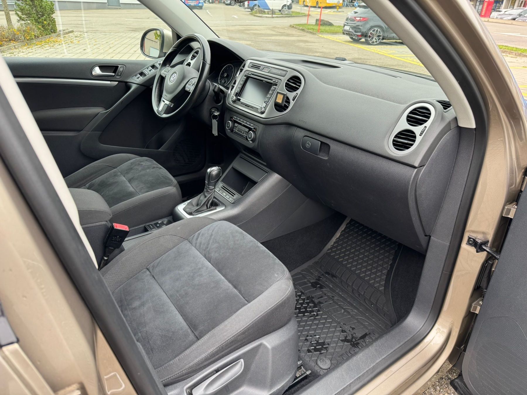 VW Automobili: VW Tiguan 2.0 TSI 4Motion – Usato da Gossau SG venduto da Nez-lim 6