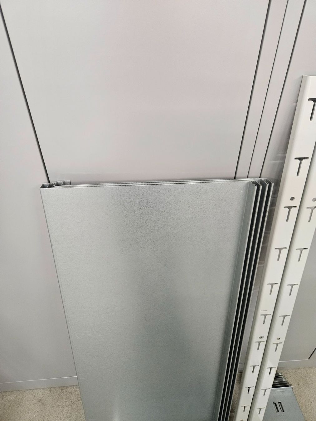 Scaffali: Sehr robustes Romal Wandregal 117cm breit – Usato da Rüti ZH venduto da looren94 3