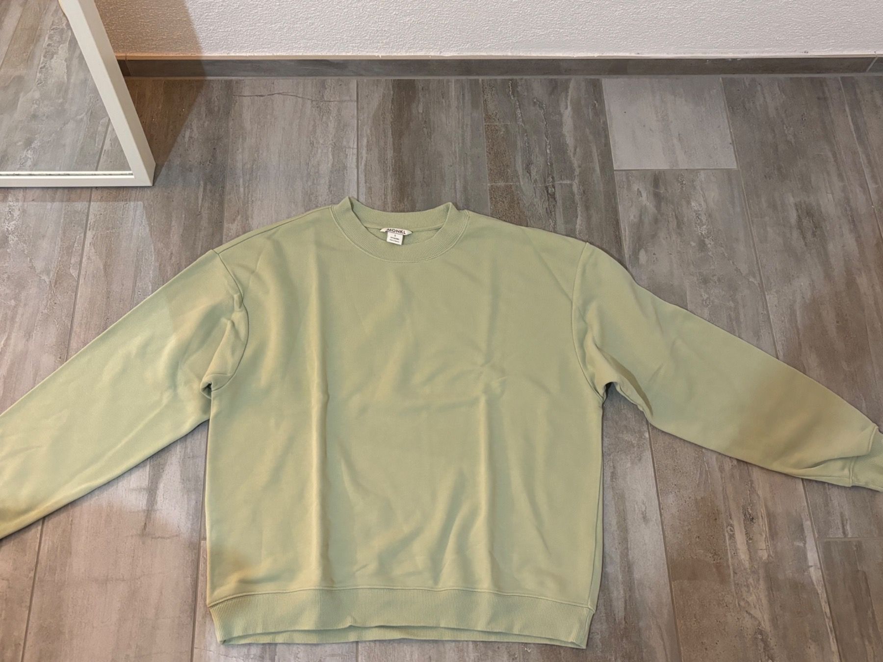 Monki Maglioni & Felpe: Monki mint-grünes Sweatshirt – Usato da Duebendorf venduto da tom_lp2m