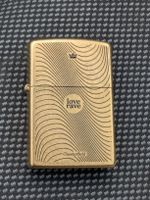 Gold Zippo Feuerzeug Love Rave Chesterfield