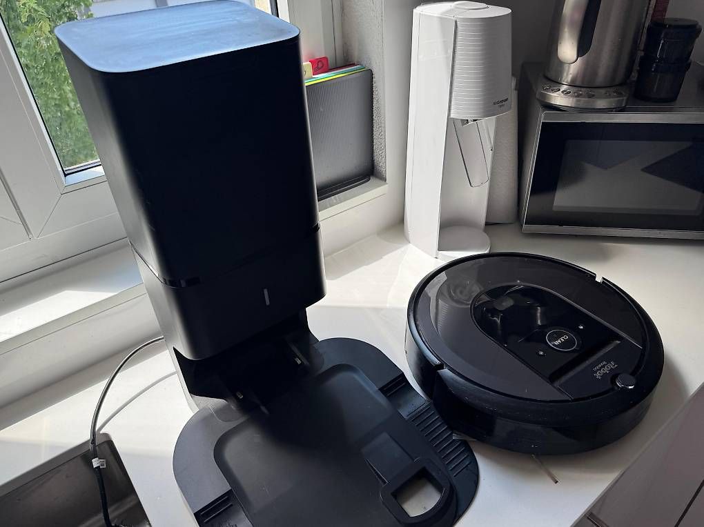 Aspirapolveri & Accessori: iRobot Roomba i7 Saugroboter mit Ladestation – Usato da Bern venduto da PatrikThaler 2