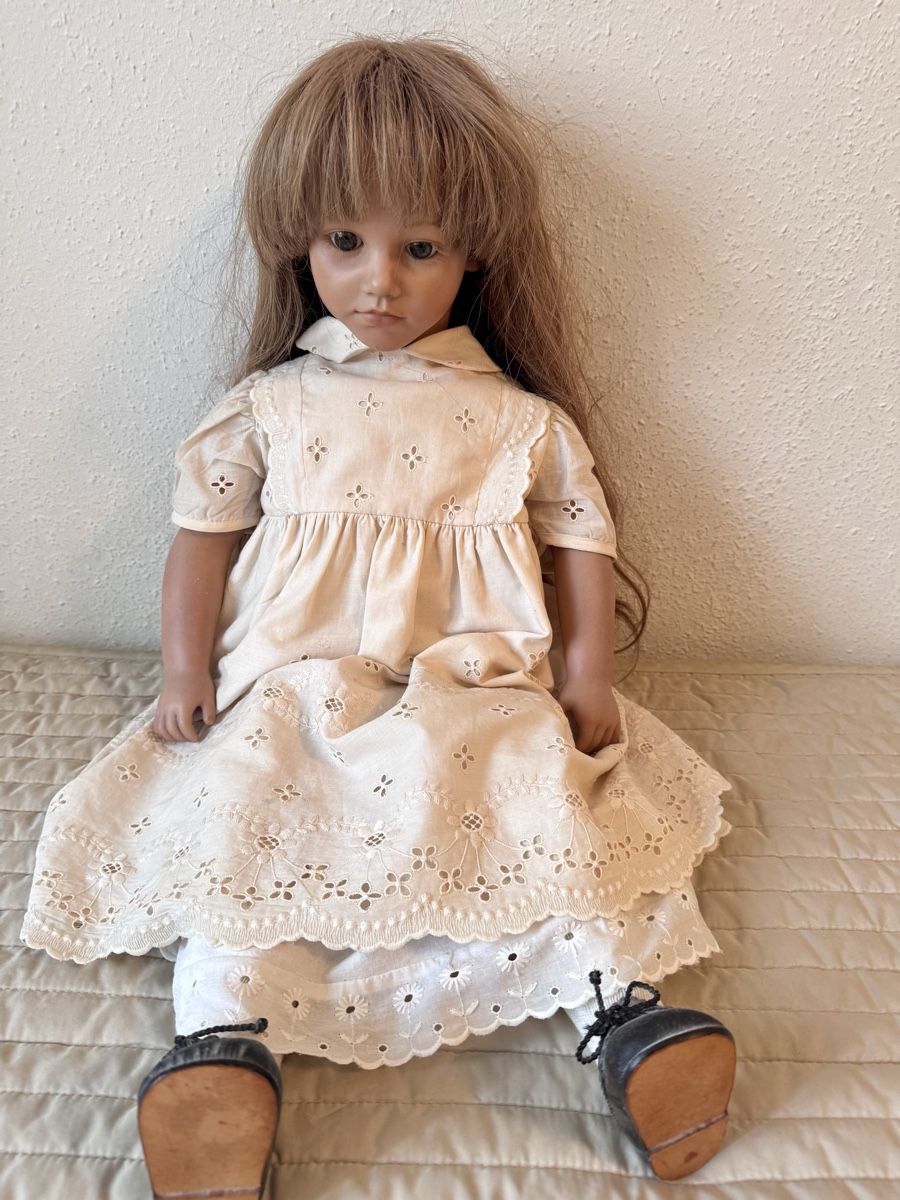 Annette Himstedt Puppen: Sammlerpuppe Paula – Gebraucht aus Basel von nla_zp8b