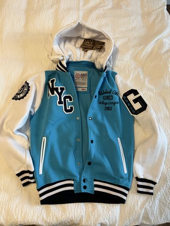 Varsity Jacke mit Kapuze, hellblau/weiss, Gr. S, neu