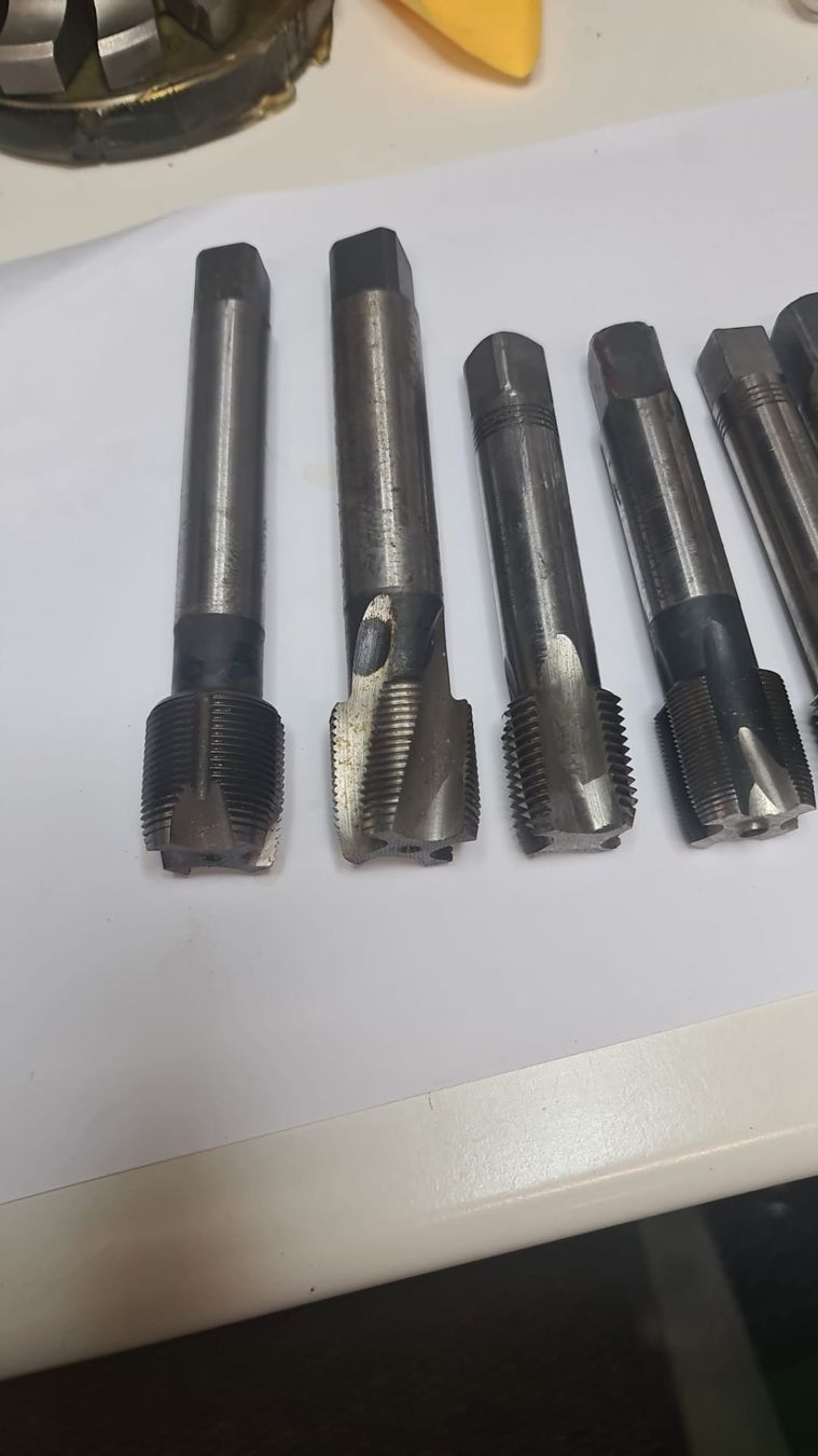 Tous les outils: Gewindebohrer HSS – D'occasion à Egerkingen par ogi3131 3