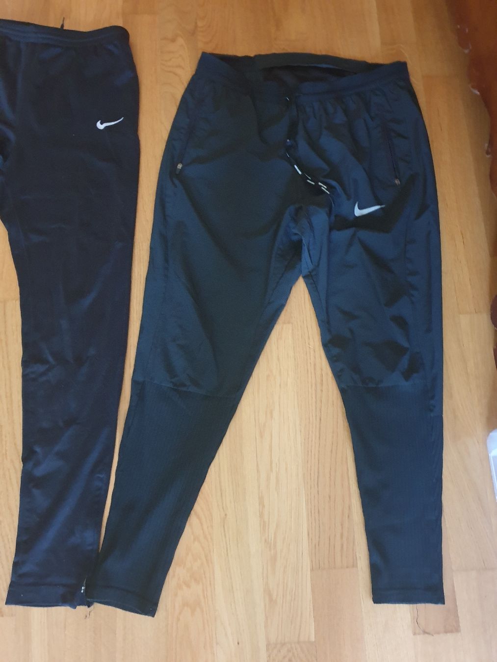 Nike Lots de vêtements: Pantalon Nike running  – D'occasion à Fribourg par mal_8zjh 1