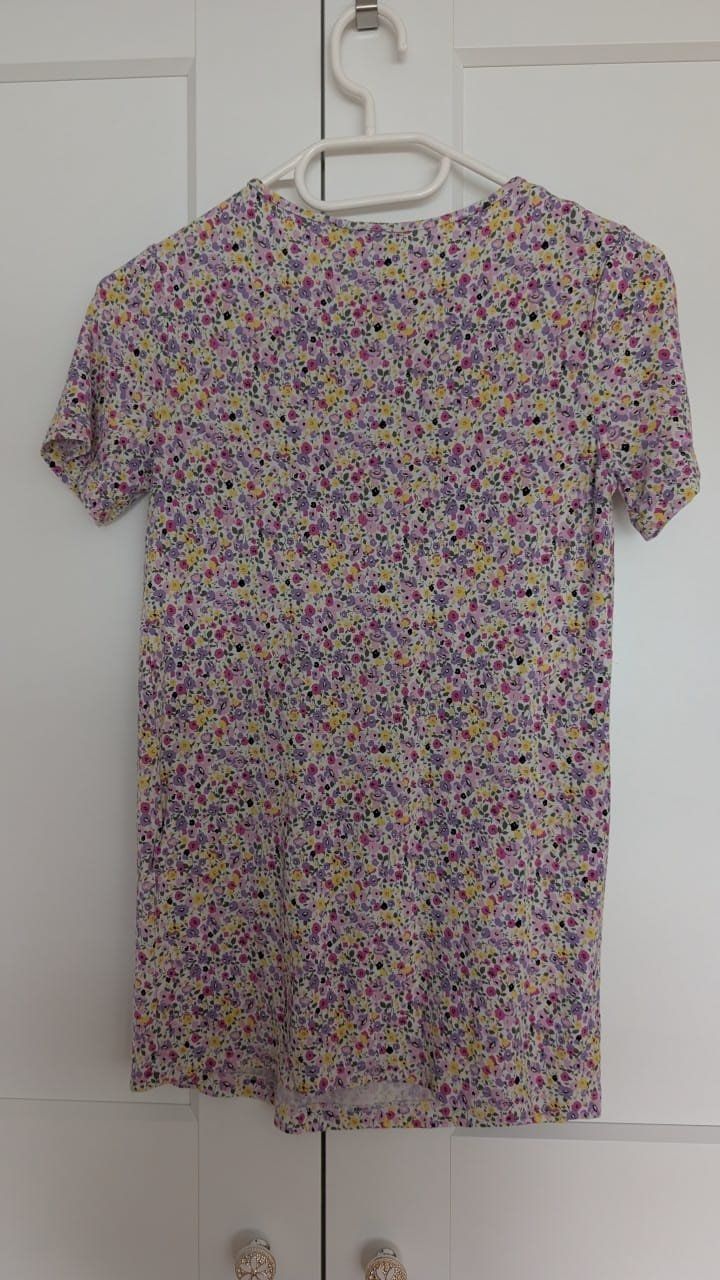 T-Shirts: Umstands-Shirt mit Blumenmuster, Grösse XS – Gebraucht aus Au SG von and_cra 1