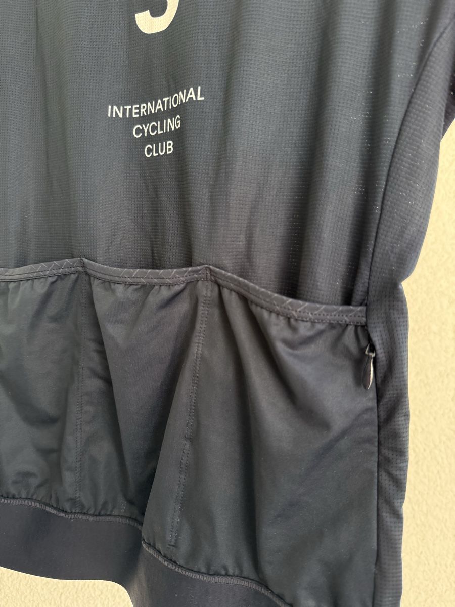 Pas Normal Studios Canottiere & Pantaloni: PNS navy short-sleeve jersey – Usato da Benglen venduto da car_nct9 6