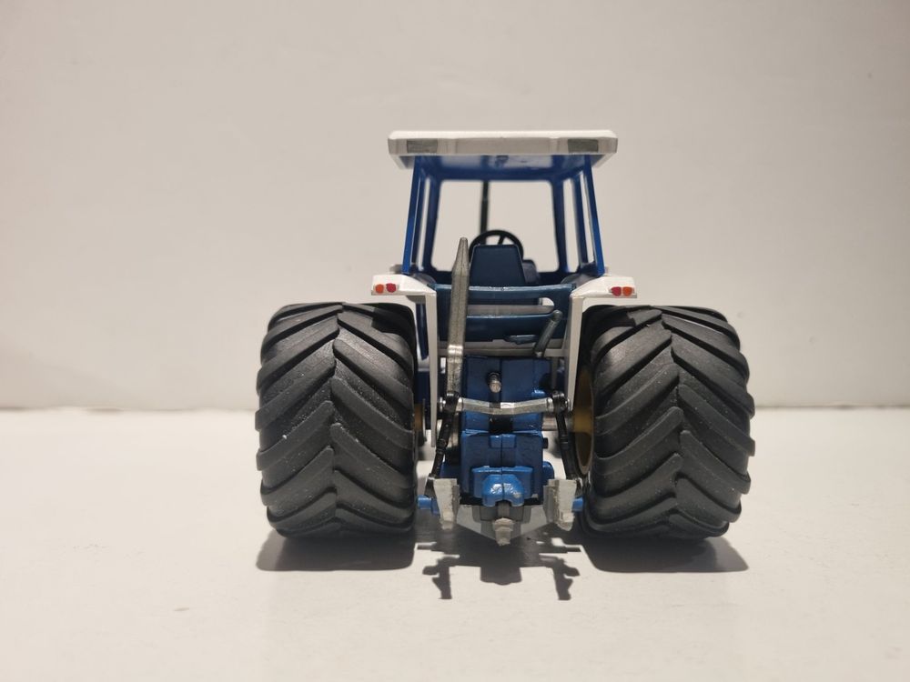 Britains 43410 in 1:32, Ford 9700 4WD BLAU, nur 1851 Modelle, NEU in OVP
