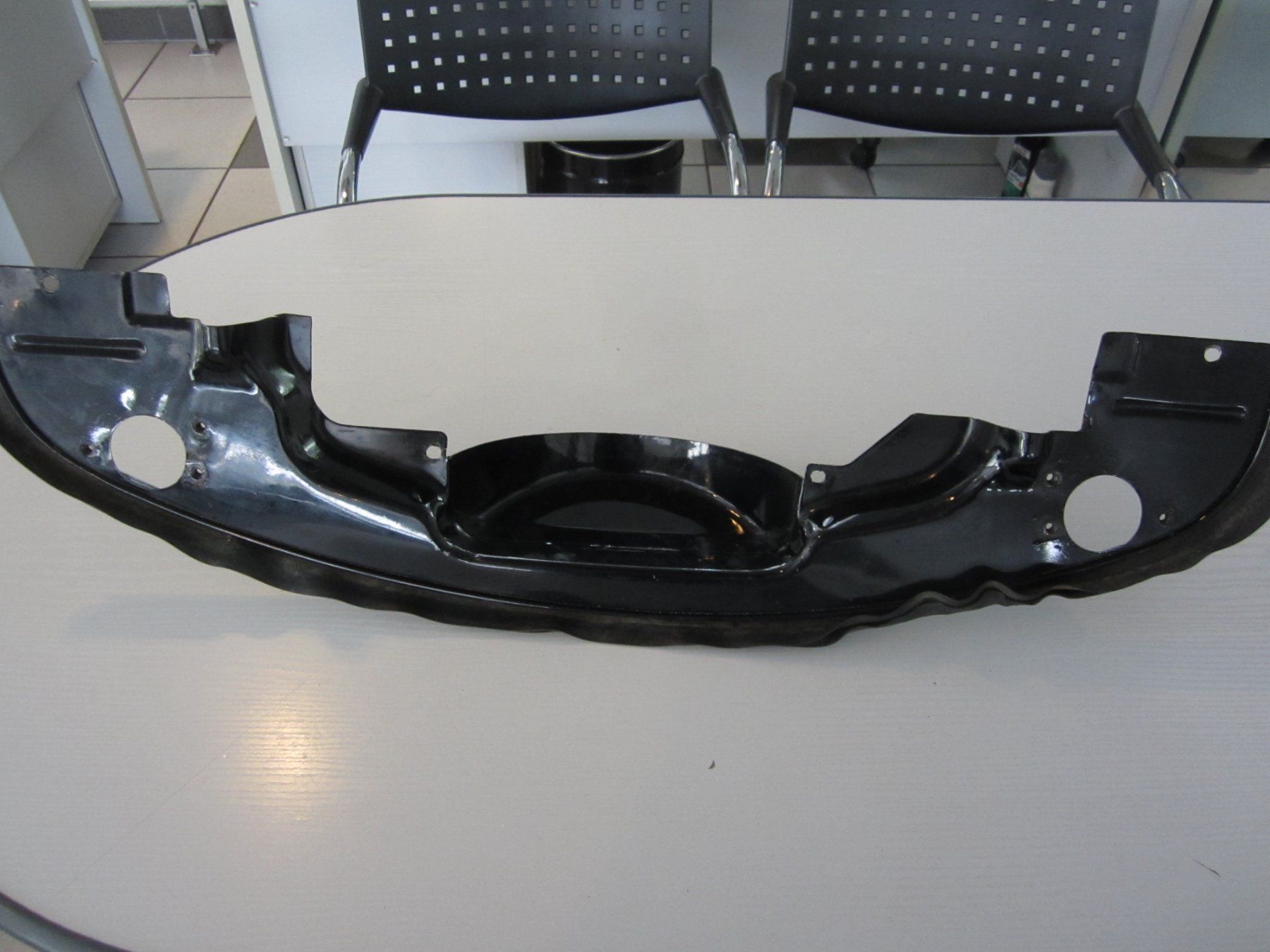 Porsche Tutti pezzi di ricambio auto: Porsche 356 Motorraumabdeckblech    hinten guter Zustand – Usato da Dietikon venduto da exclusive-cars-ag 2
