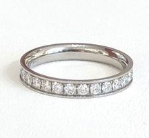 Voll-Alliance Ring: 28 Diamanten, 750 Weissgold, LP 4.650,-