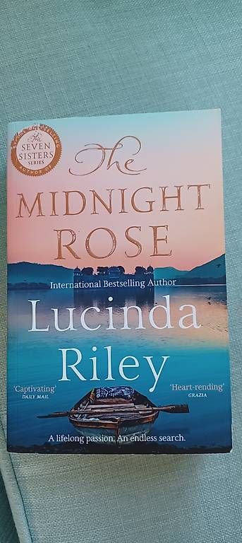 Bücher: The Midnight Rose by Lucinda Riley – Gebraucht aus GENEVE von NathalieI01