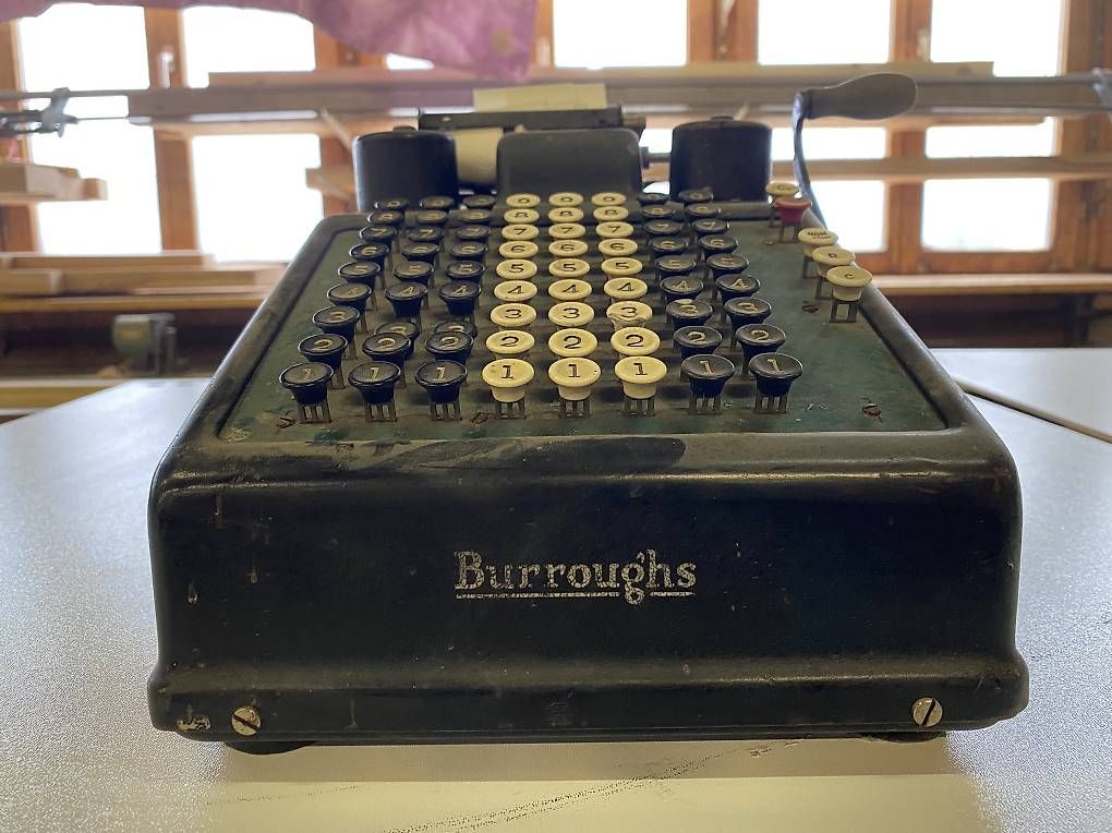 Calculatrices: Machine à calculer mécanique – D'occasion à Les Vieux-Prés par PX132 2