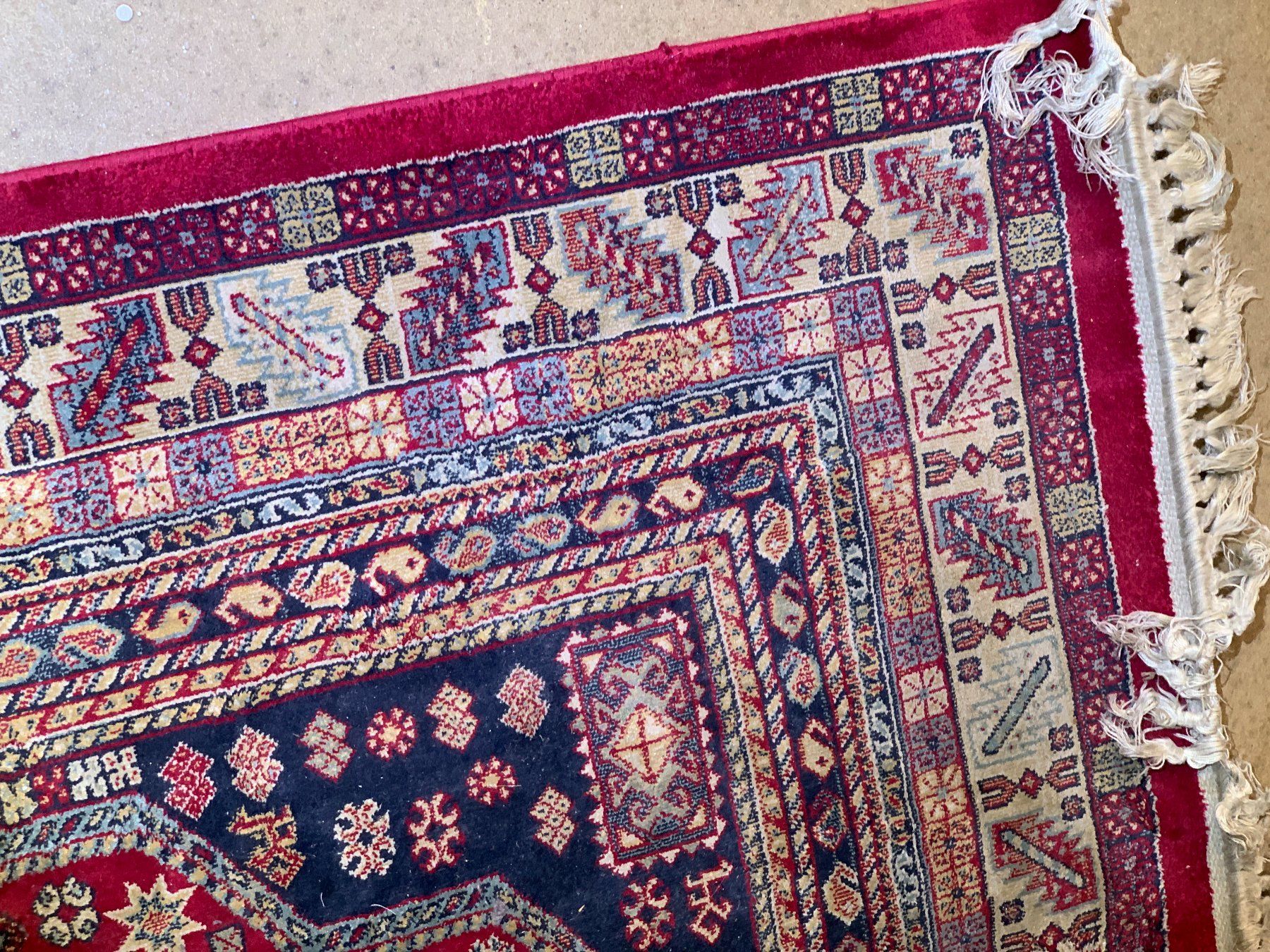 Tapis: Teppich mit Fransen rot in Orient Muster – D'occasion à Rickenbach SZ par Frickler 5