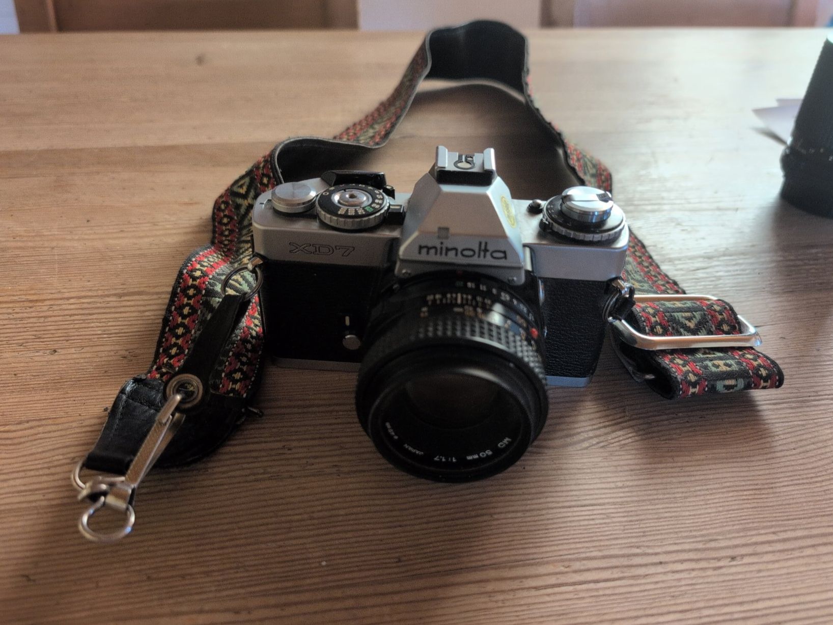 Minolta Kamera: Minolta XD7 Analogkamera mit 2 Objektiven & Blitz – Gebraucht aus Baden von log_mq7q
