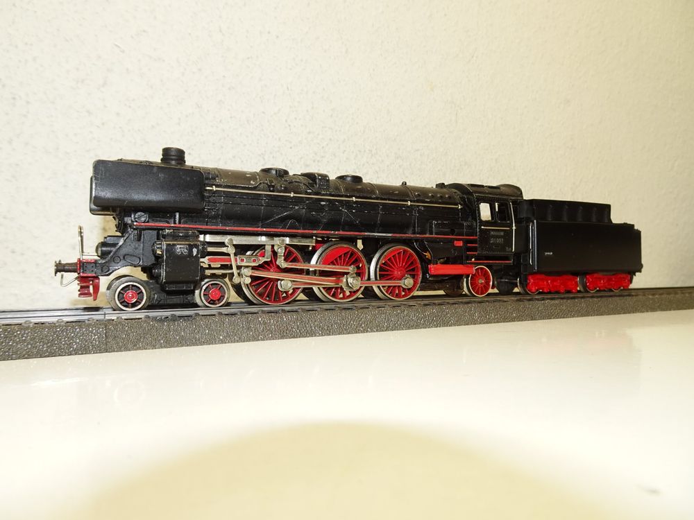 Märklin Trains électriques: Märklin Lokomotive DB Br 01 097 HO (12) – D'occasion à Luzern par Morgart1315