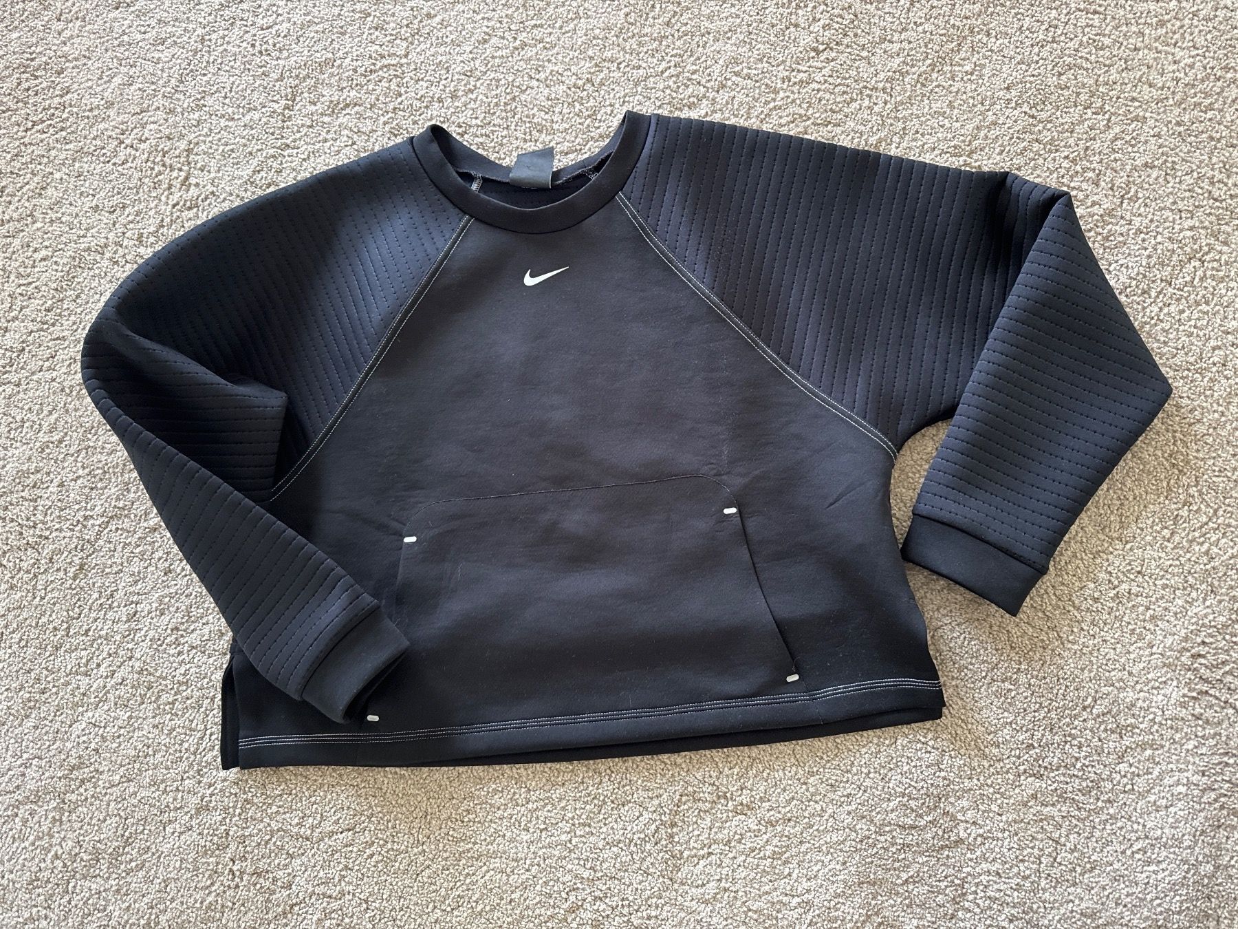 Nike Maglioni & Felpe: Nike Pro Damenpullover Grösse S, schwarz, atmungsaktiv – Nuovo (secondo la descrizione) da Oberweningen venduto da Ardnas89