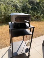 Cozze Pizzaofen mit Cozze Outdoortisch verschiebbar
